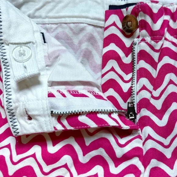 Nautica | Pink and White Patterned Shorts (4) 💖 - Picture 2 of 4